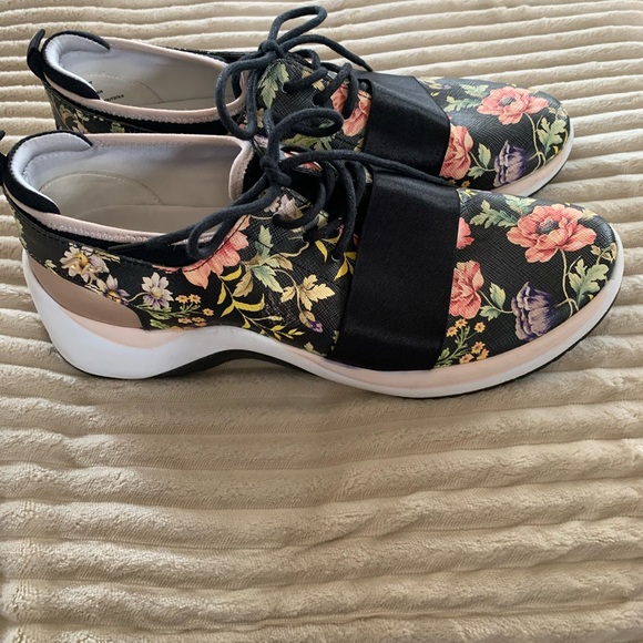 AK Sport black floral sneakers sz 8M - Picture 2 of 5